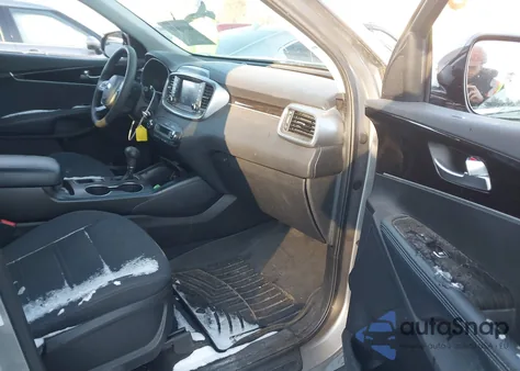 2019 Kia Sorento 3.3L Lx z USA, uszkodzony, nr VIN 5XYPGDA52KG483693
